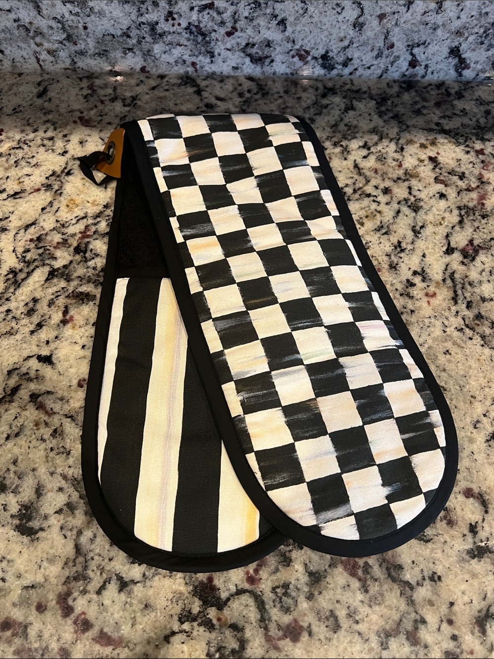 Mackenzie-Childs Courtly Check Bistro Double Oven Mitt. New w/ tags. Rare!